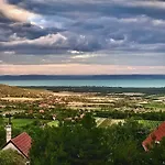 Kiskacsa Nyulontul Apartament Mencshely