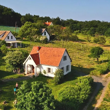 Kiskacsa Nyúlontúl Mencshely